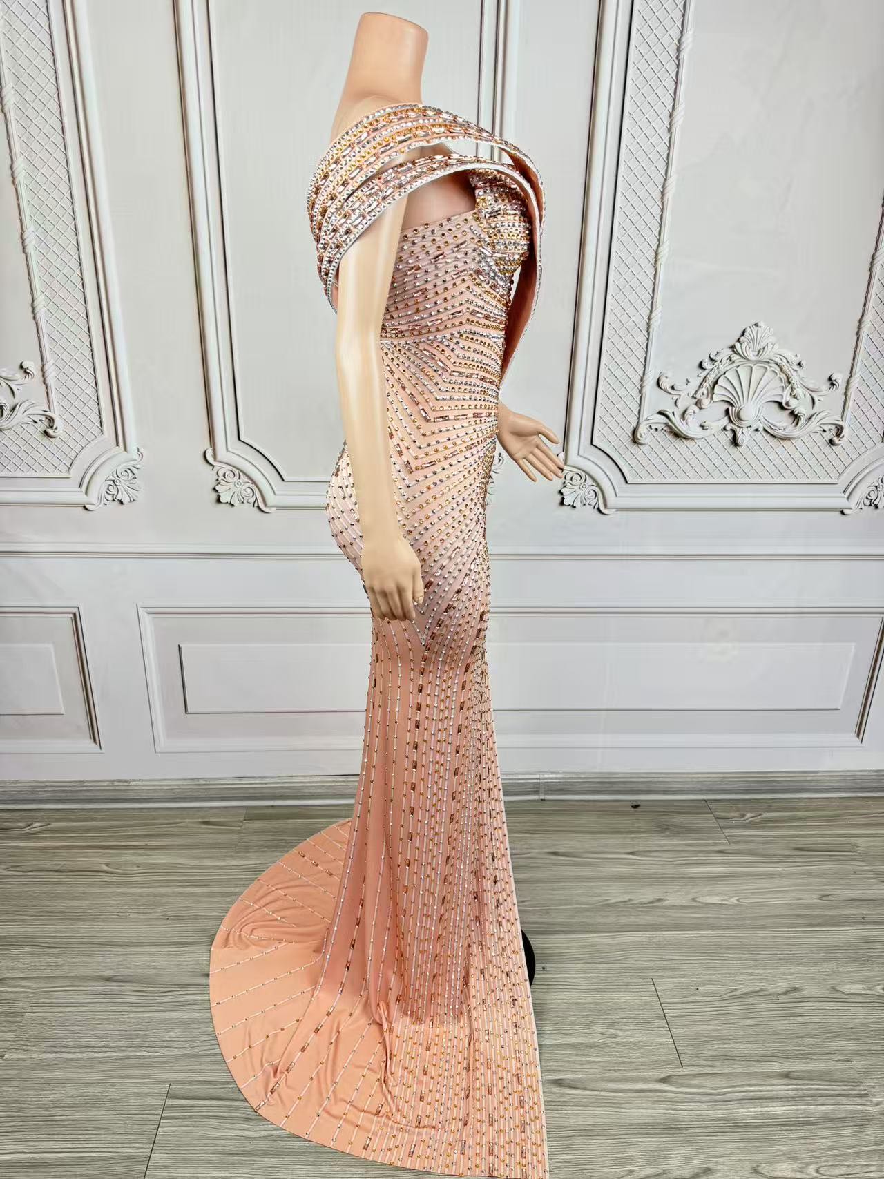 Xiangbin Sparkly Crystals Form - Women Formal Wear For Graduation 评论和价格