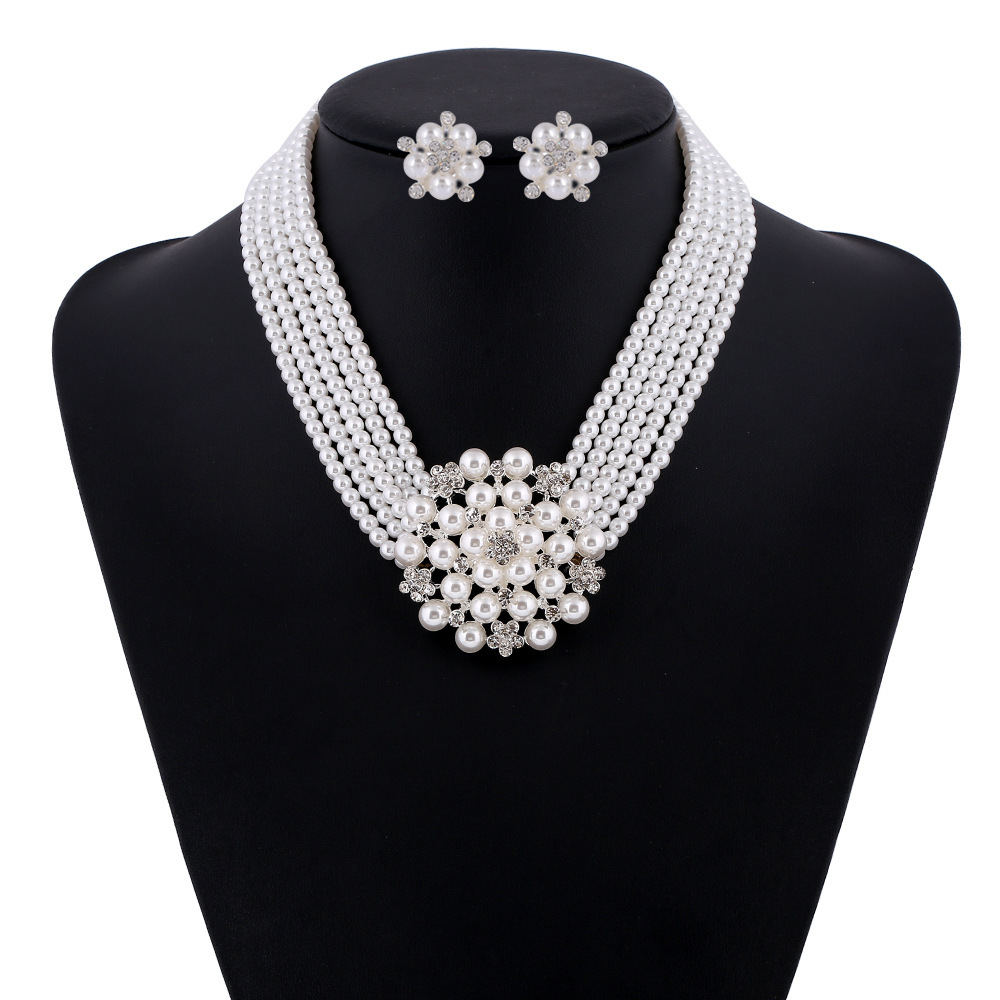 Audrey Hepburn Breakfast at Ti - Pearl Necklace Set 评论和价格